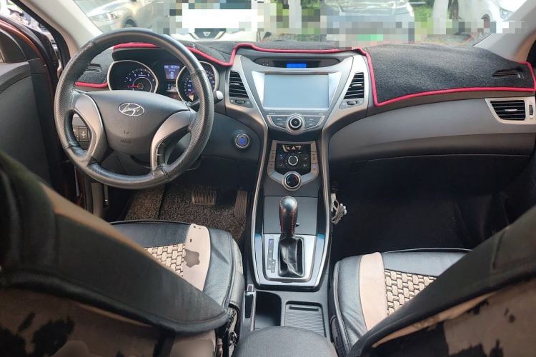 Used Hyundai Elantra (5th Generation / Langdong) 2013 1.6L Automatic Leading Model Center Console