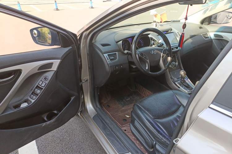 Used Hyundai Elantra (5th Generation / Langdong) 2013 1.6L Automatic Luxury Model Driver Seat