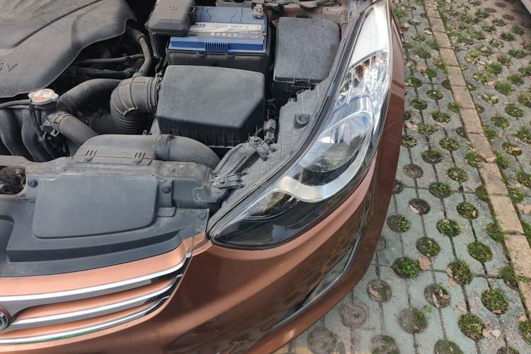 Used Hyundai Elantra (5th Generation / Langdong) 2013 1.6L Automatic Leading Model Engine Bay Left