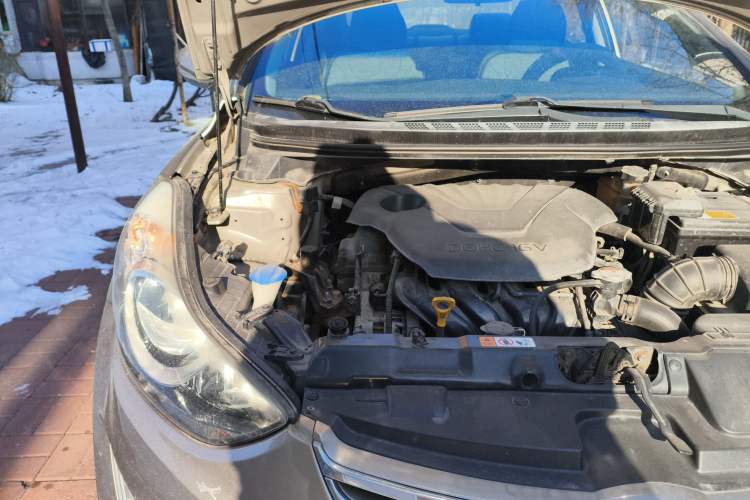 Used Hyundai Elantra (5th Generation / Langdong) 2013 1.6L Automatic Luxury Model Engine Bay Right