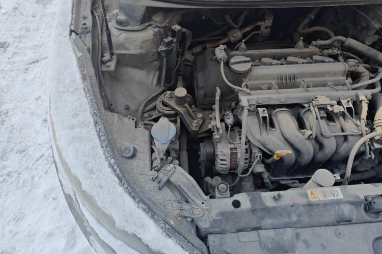 Used Hyundai Elantra (5th Generation / Langdong) 2013 1.6L Automatic Luxury Model Engine Bay Right