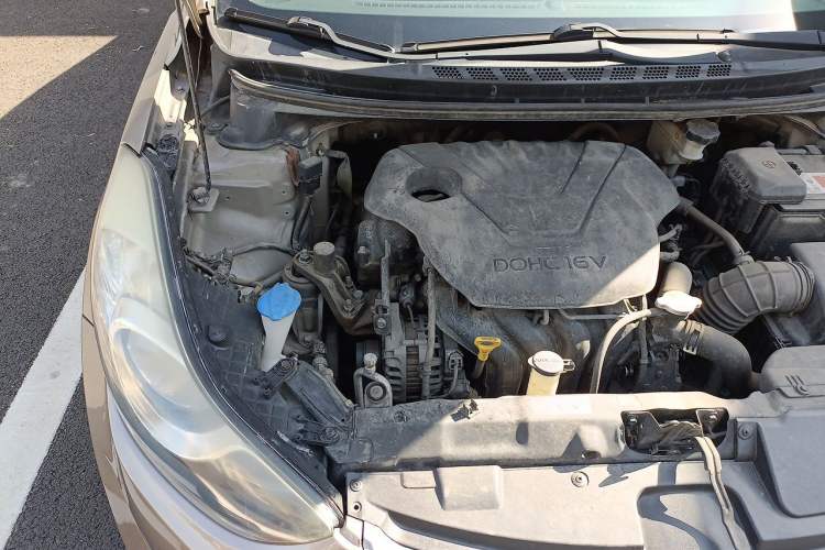 Used Hyundai Elantra (5th Generation / Langdong) 2013 1.6L Automatic Luxury Model Engine Bay Right