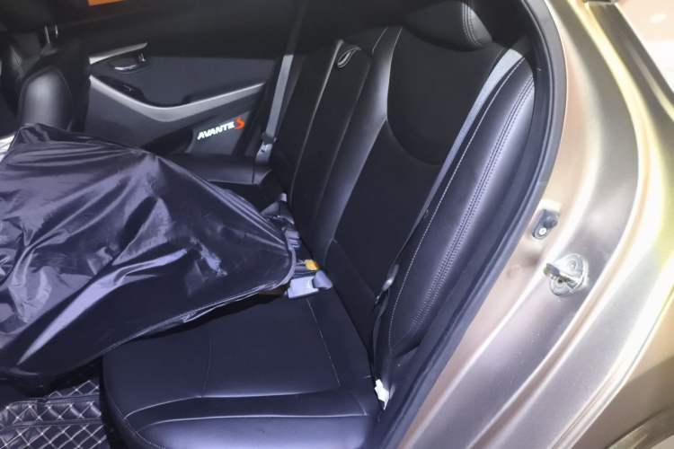 Used Hyundai Elantra (5th Generation / Langdong) 2013 1.6L Automatic Leading Model Left Rear Seat