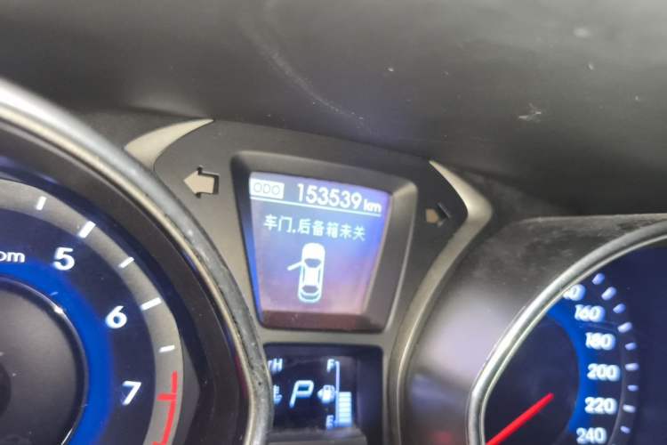 Used Hyundai Elantra (5th Generation / Langdong) 2013 1.6L Automatic Leading Model Odometer Close Up