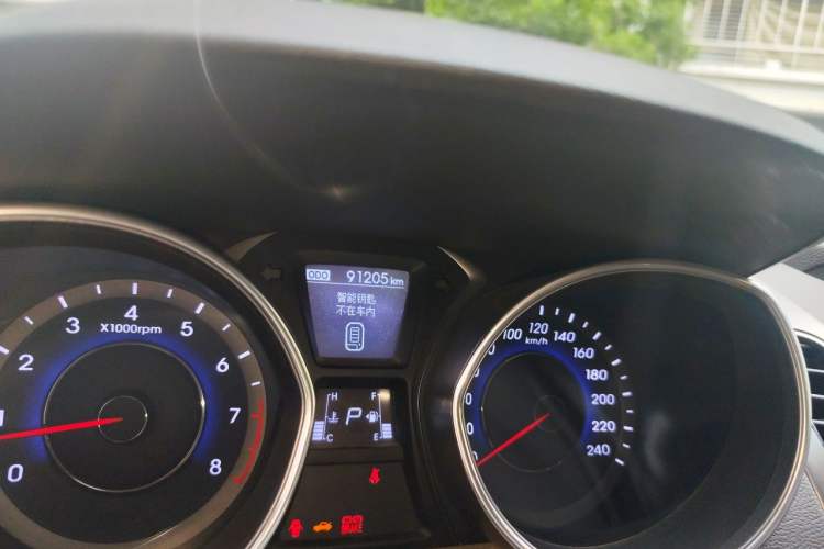 Used Hyundai Elantra (5th Generation / Langdong) 2013 1.6L Automatic Leading Model Odometer Close Up