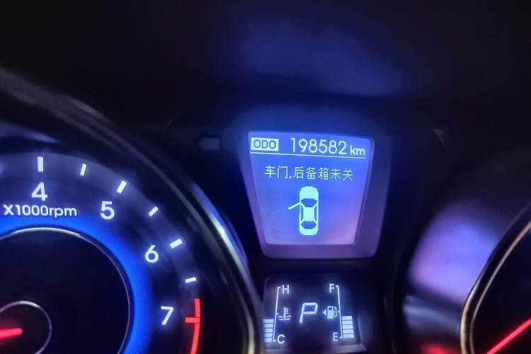 Used Hyundai Elantra (5th Generation / Langdong) 2013 1.6L Automatic Leading Model Odometer Close Up