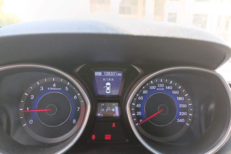Used Hyundai Elantra (5th Generation / Langdong) 2013 1.6L Automatic Luxury Model Odometer Close Up