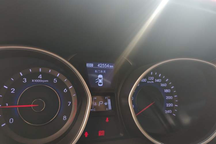 Used Hyundai Elantra (5th Generation / Langdong) 2013 1.6L Automatic Leading Model Odometer Close Up