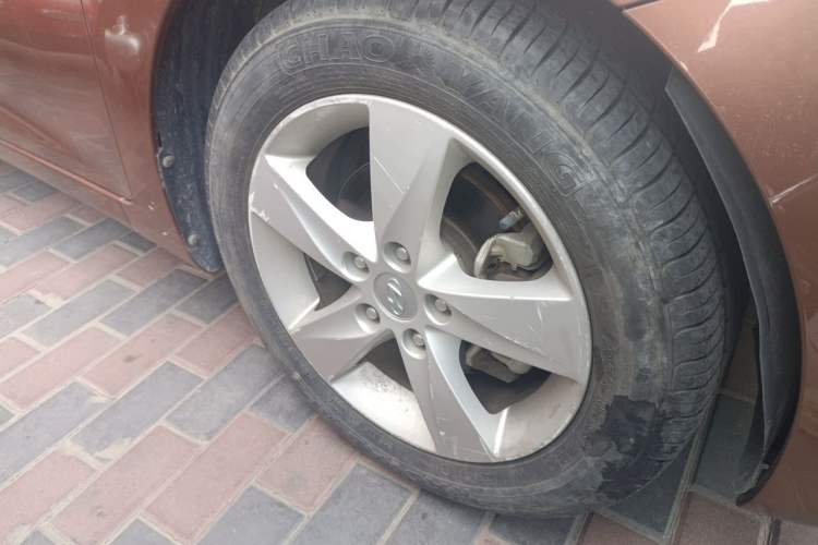 Used Hyundai Elantra (5th Generation / Langdong) 2013 1.6L Automatic Luxury Model Right Front Wheel Hub