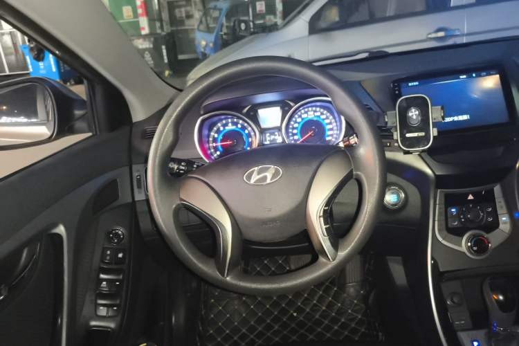 Used Hyundai Elantra (5th Generation / Langdong) 2013 1.6L Automatic Leading Model Steering Wheel