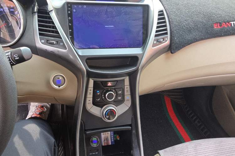 Used Hyundai Elantra (5th Generation / Langdong) 2015 1.6L Manual Leading Model Audio And AC Panel