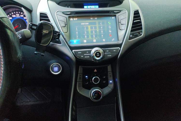Used Hyundai Elantra (5th Generation / Langdong) 2015 1.6L Manual Leading Model Audio And AC Panel
