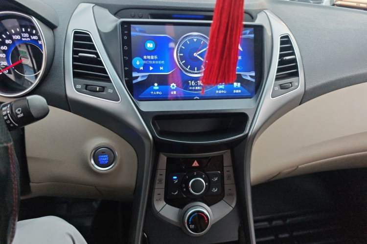 Used Hyundai Elantra (5th Generation / Langdong) 2015 1.6L Manual Leading Model Audio And AC Panel
