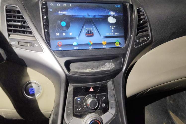 Used Hyundai Elantra (5th Generation / Langdong) 2015 1.6L Automatic Leading Model Audio And AC Panel