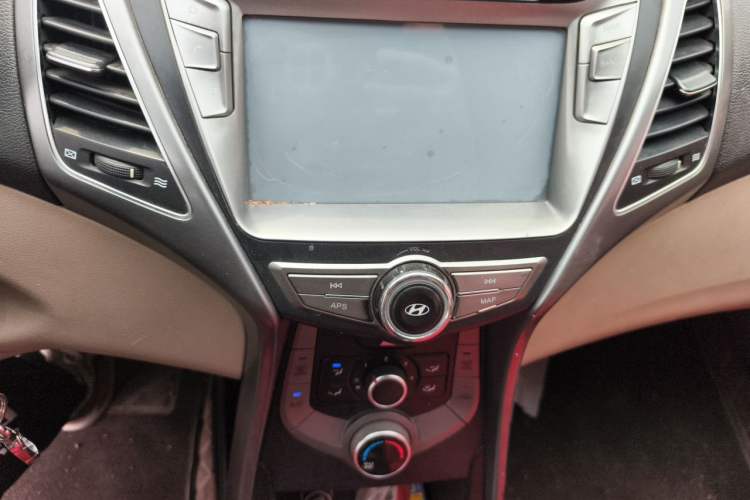 Used Hyundai Elantra (5th Generation / Langdong) 2015 1.6L Automatic Fashion Model Audio And AC Panel