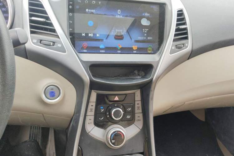Used Hyundai Elantra (5th Generation / Langdong) 2015 1.6L Automatic Leading Model Audio And AC Panel