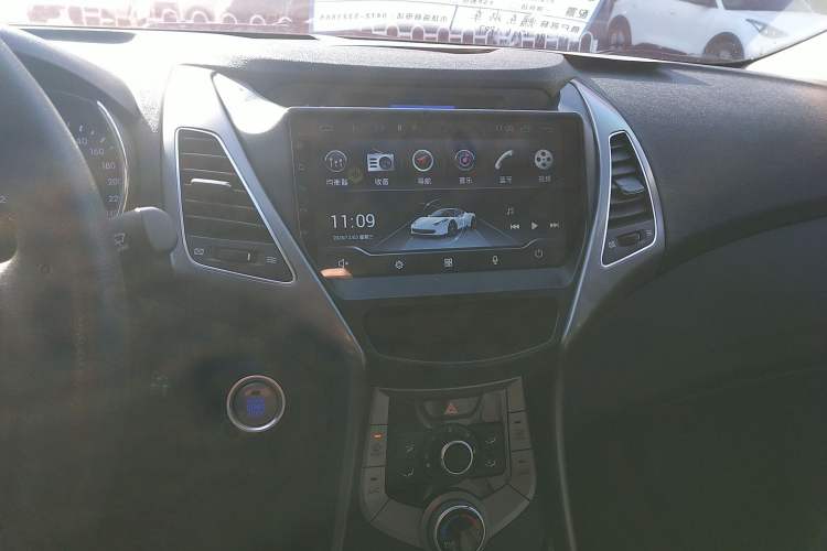 Used Hyundai Elantra (5th Generation / Langdong) 2015 1.6L Automatic Leading Model Audio And AC Panel