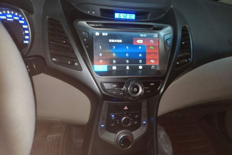 Used Hyundai Elantra (5th Generation / Langdong) 2015 1.6L Automatic Fashion Model Audio And AC Panel