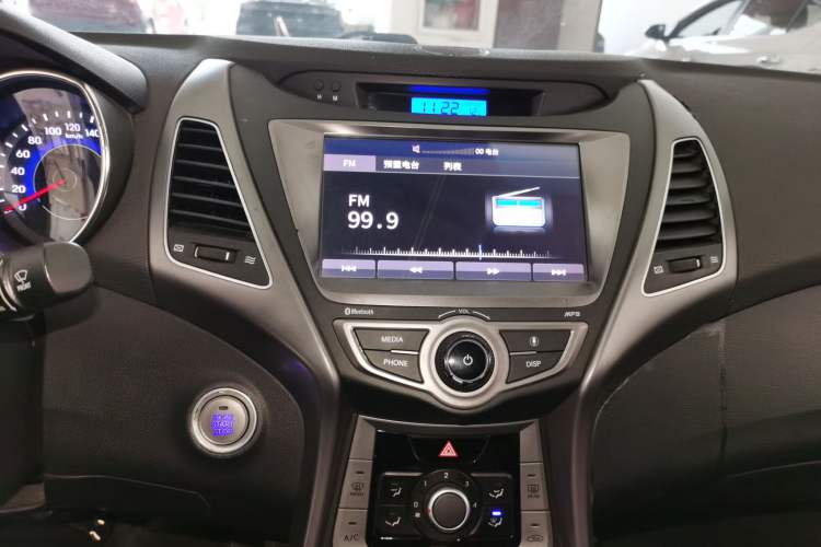 Used Hyundai Elantra (5th Generation / Langdong) 2015 1.6L Automatic Leading Model Audio And AC Panel