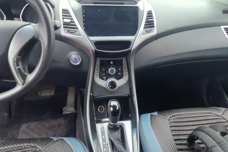 Used Hyundai Elantra (5th Generation / Langdong) 2015 1.6L Automatic Leading Model Audio And AC Panel