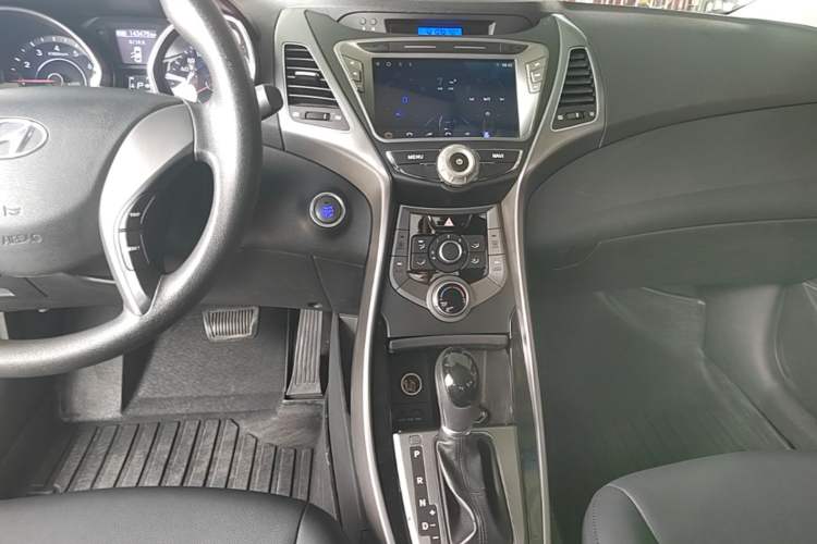 Used Hyundai Elantra (5th Generation / Langdong) 2015 1.6L Automatic Leading Model Audio And AC Panel