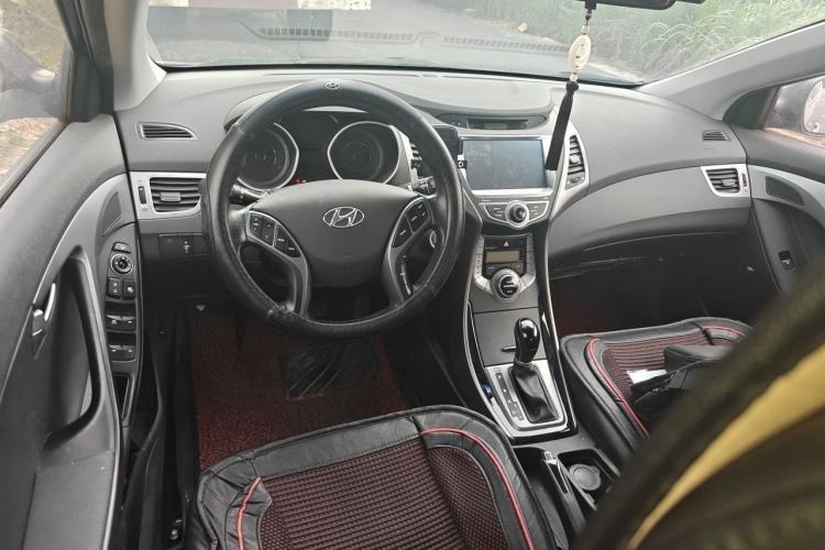 Used Hyundai Elantra (5th Generation / Langdong) 2015 1.6L Automatic Luxury Model Center Console