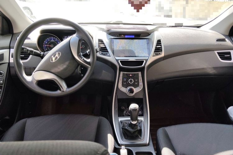 Used Hyundai Elantra (5th Generation / Langdong) 2015 1.6L Manual Fashion Edition Center Console
