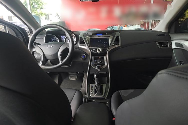 Used Hyundai Elantra (5th Generation / Langdong) 2015 1.6L Automatic Leading Model Center Console
