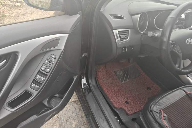 Used Hyundai Elantra (5th Generation / Langdong) 2015 1.6L Automatic Luxury Model Driver Seat