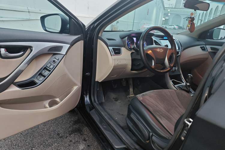 Used Hyundai Elantra (5th Generation / Langdong) 2015 1.6L Manual Leading Model Driver Seat
