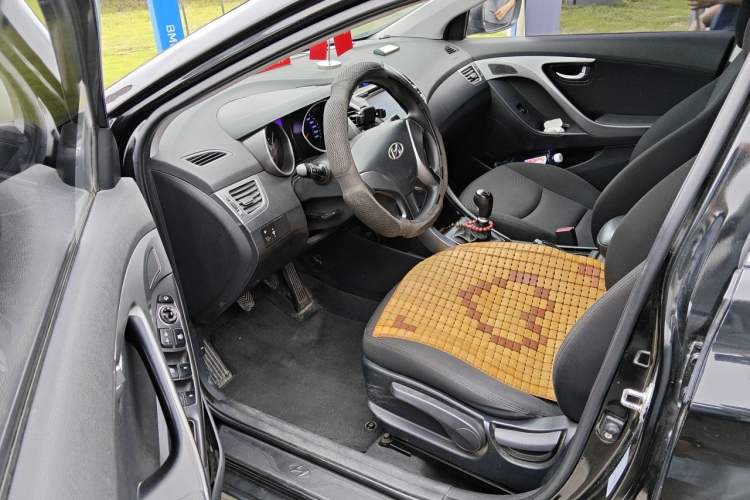 Used Hyundai Elantra (5th Generation / Langdong) 2015 1.6L Manual Leading Model Driver Seat