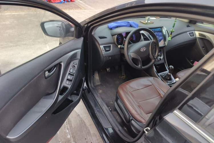 Used Hyundai Elantra (5th Generation / Langdong) 2015 1.6L Manual Leading Model Driver Seat