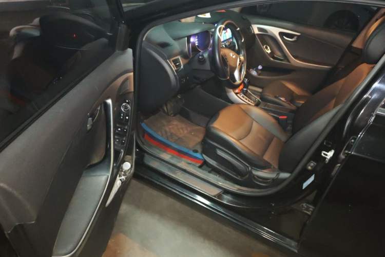 Used Hyundai Elantra (5th Generation / Langdong) 2015 1.6L Automatic Luxury Model Driver Seat