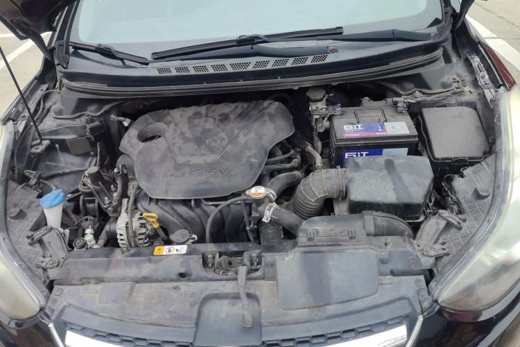 Used Hyundai Elantra (5th Generation / Langdong) 2015 1.6L Automatic Leading Model Engine Bay
