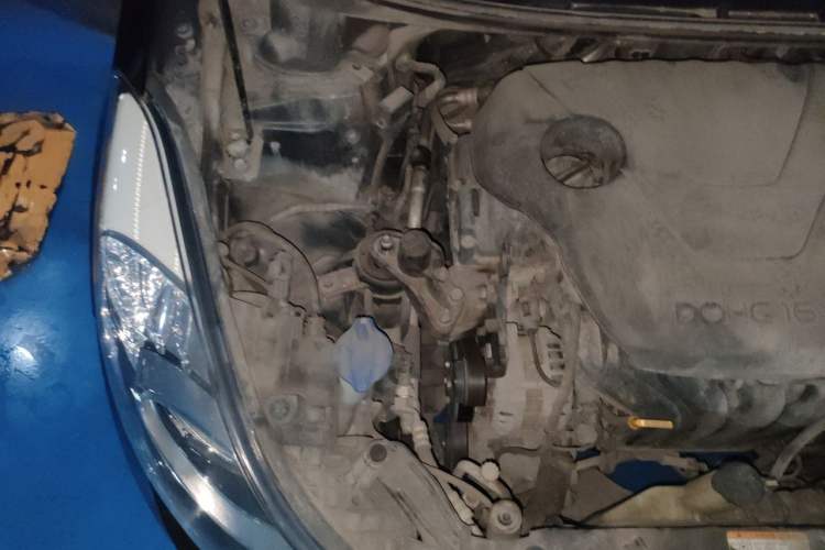 Used Hyundai Elantra (5th Generation / Langdong) 2015 1.6L Automatic Fashion Model Engine Bay Right