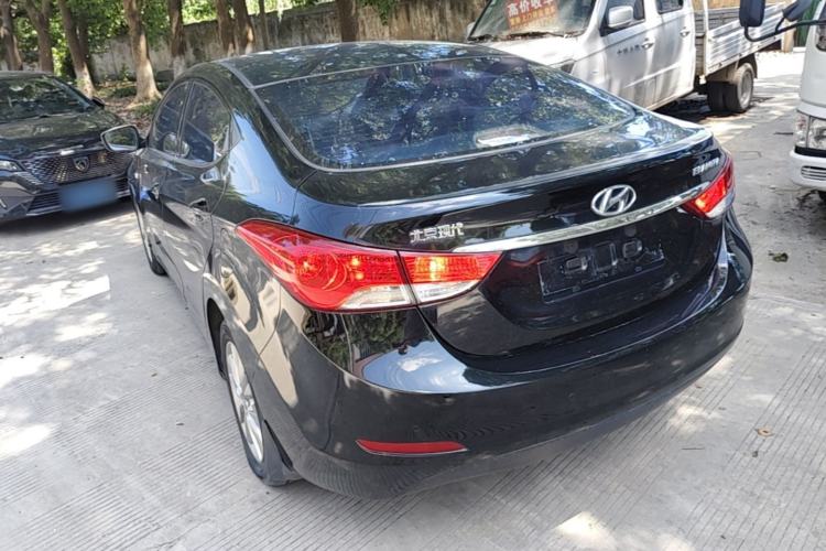 Used Hyundai Elantra (5th Generation / Langdong) 2015 1.6L Automatic Fashion Model Exterior 2