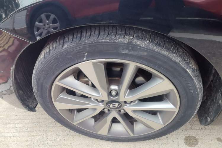 Used Hyundai Elantra (5th Generation / Langdong) 2015 1.6L Automatic Leading Model Exterior 4