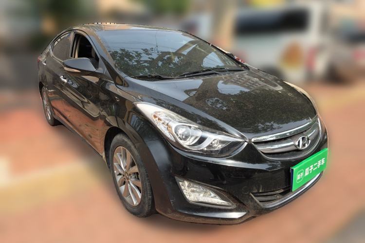 Used Hyundai Elantra (5th Generation / Langdong) 2015 1.6L Manual Leading Model Front Right 45 Deg