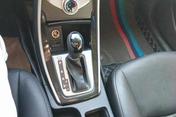 Used Hyundai Elantra (5th Generation / Langdong) 2015 1.6L Automatic Leading Model Gear Lever