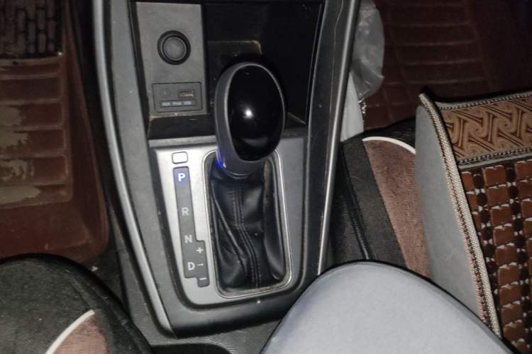 Used Hyundai Elantra (5th Generation / Langdong) 2015 1.6L Automatic Fashion Model Gear Lever