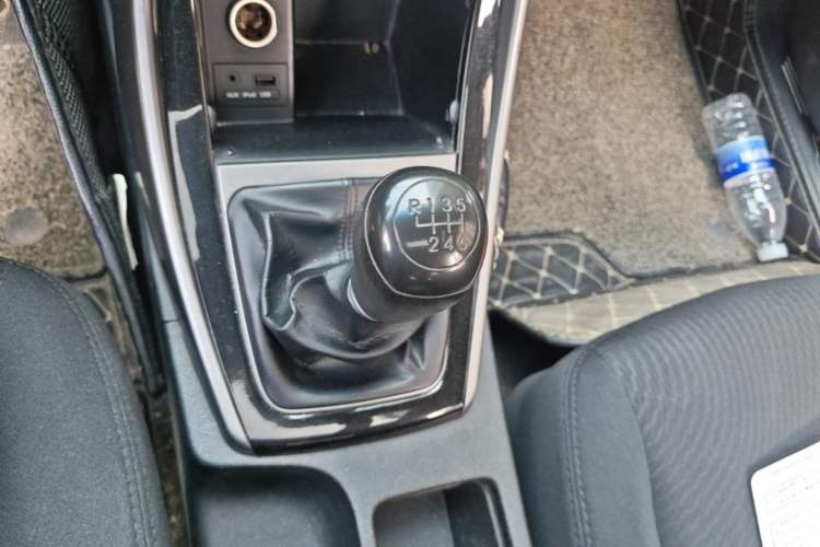 Used Hyundai Elantra (5th Generation / Langdong) 2015 1.6L Manual Leading Model Gear Lever