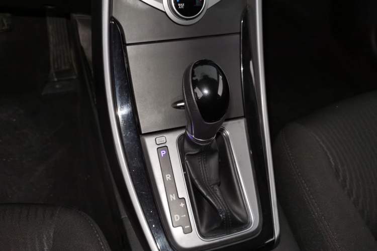 Used Hyundai Elantra (5th Generation / Langdong) 2015 1.6L Automatic Leading Model Gear Lever