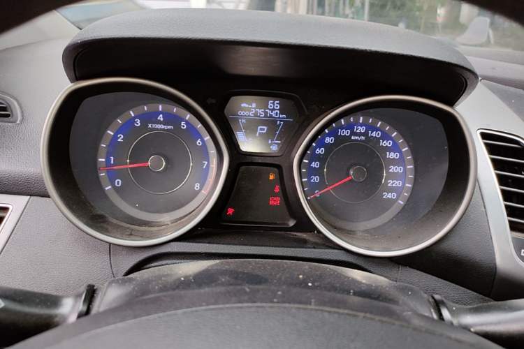 Used Hyundai Elantra (5th Generation / Langdong) 2015 1.6L Automatic Fashion Model Instrument Cluster