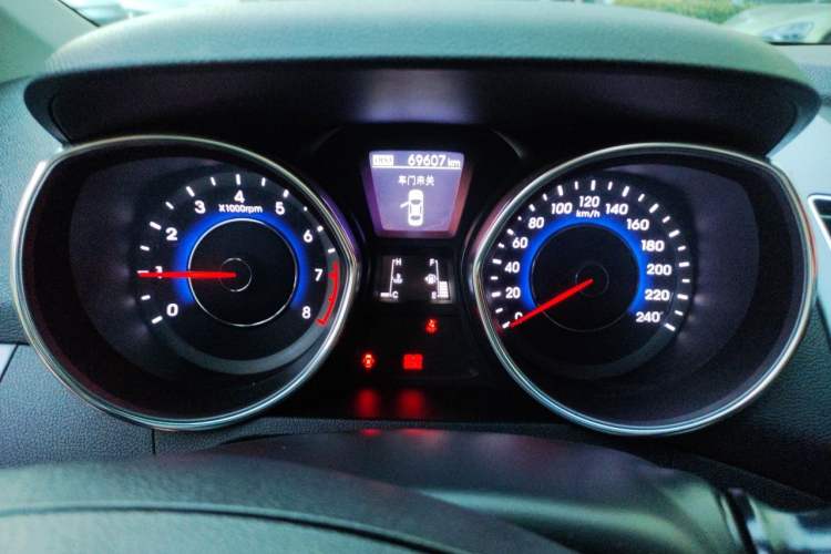 Used Hyundai Elantra (5th Generation / Langdong) 2015 1.6L Manual Leading Model Instrument Cluster