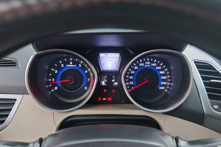 Used Hyundai Elantra (5th Generation / Langdong) 2015 1.6L Manual Leading Model Instrument Cluster