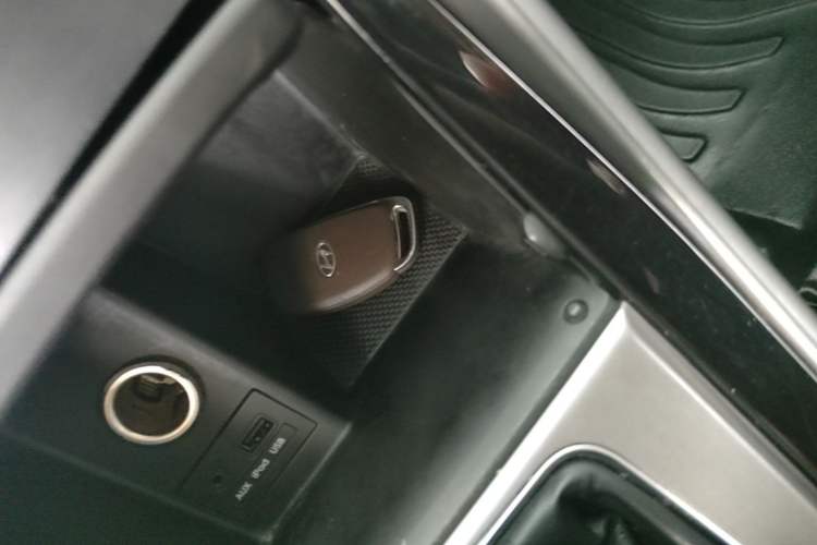 Used Hyundai Elantra (5th Generation / Langdong) 2015 1.6L Automatic Leading Model Interior 1