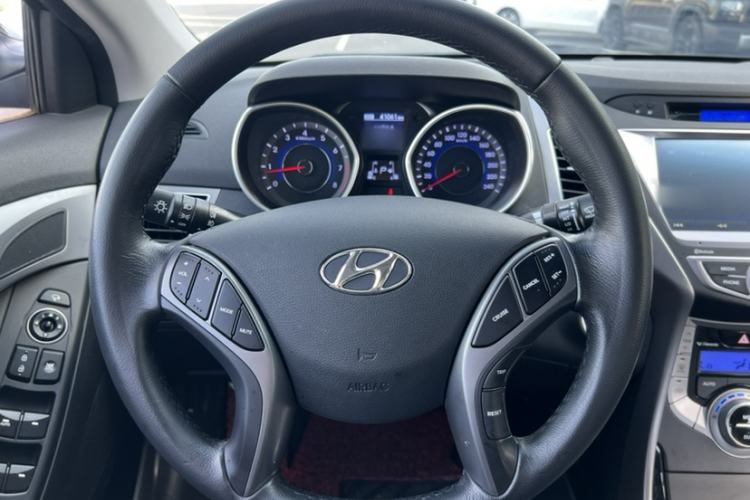 Used Hyundai Elantra (5th Generation / Langdong) 2015 1.6L Automatic Luxury Model Interior 2