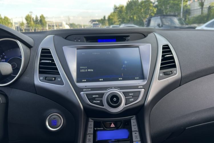 Used Hyundai Elantra (5th Generation / Langdong) 2015 1.6L Automatic Luxury Model Interior 5
