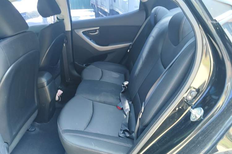 Used Hyundai Elantra (5th Generation / Langdong) 2015 1.6L Automatic Fashion Model Left Rear Seat