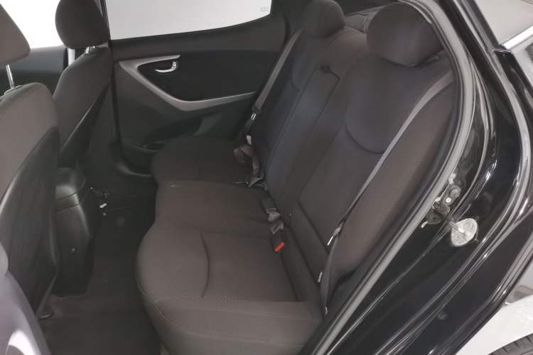 Used Hyundai Elantra (5th Generation / Langdong) 2015 1.6L Automatic Leading Model Left Rear Seat